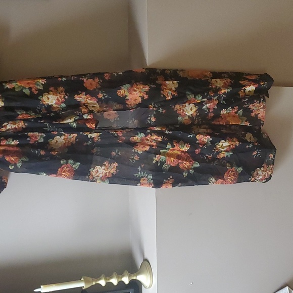 Black Floral Open Front Romper - Picture 2 of 5